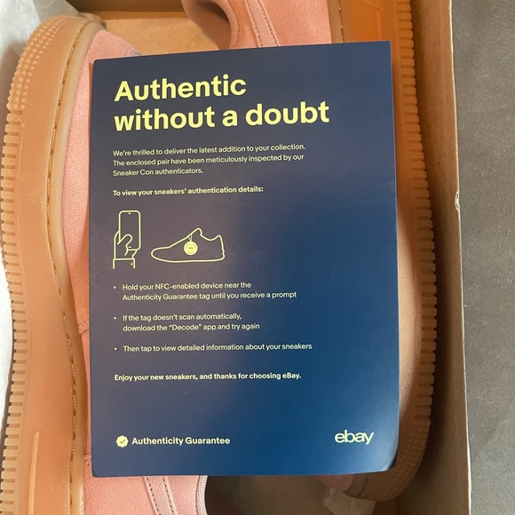 Nike Air Force 1 - Picture 6 of 6